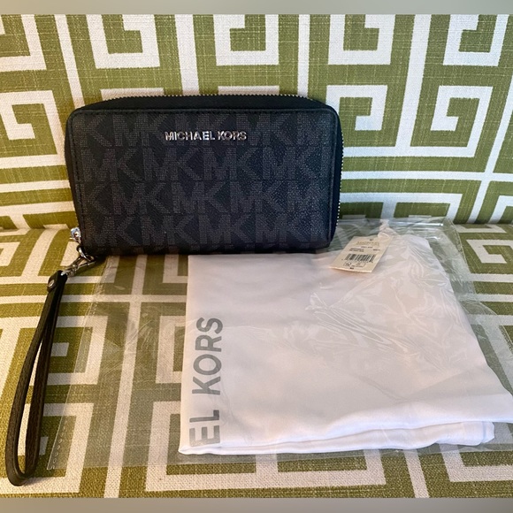Michael Kors Handbags - Michael Kors Signature Logo Jet Set Large Wallet Wristlet & NWT Dust Bag
